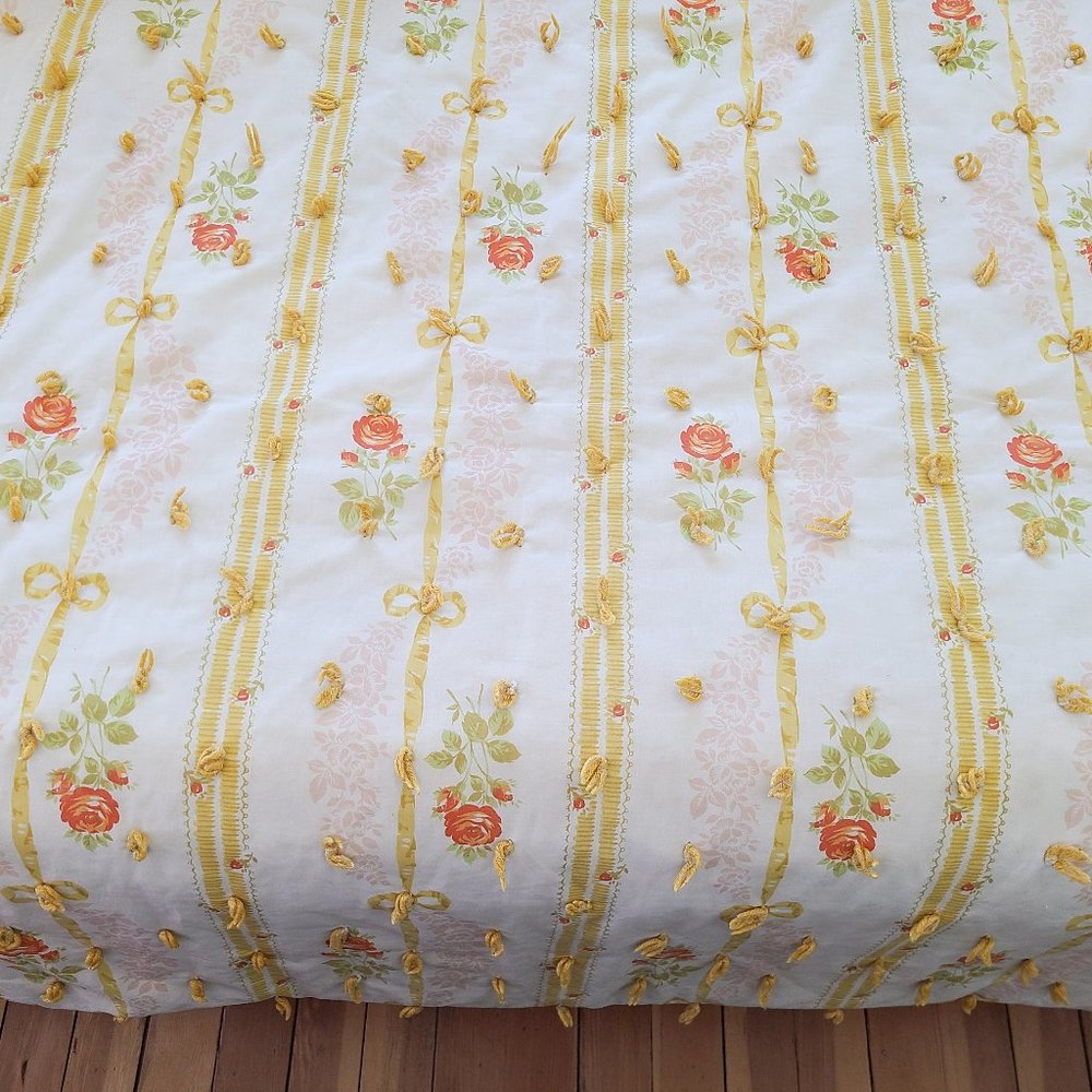 Vintage Handmade Comforter Floral Quilt Retro Bedding 70s Orange Mustard Pattern